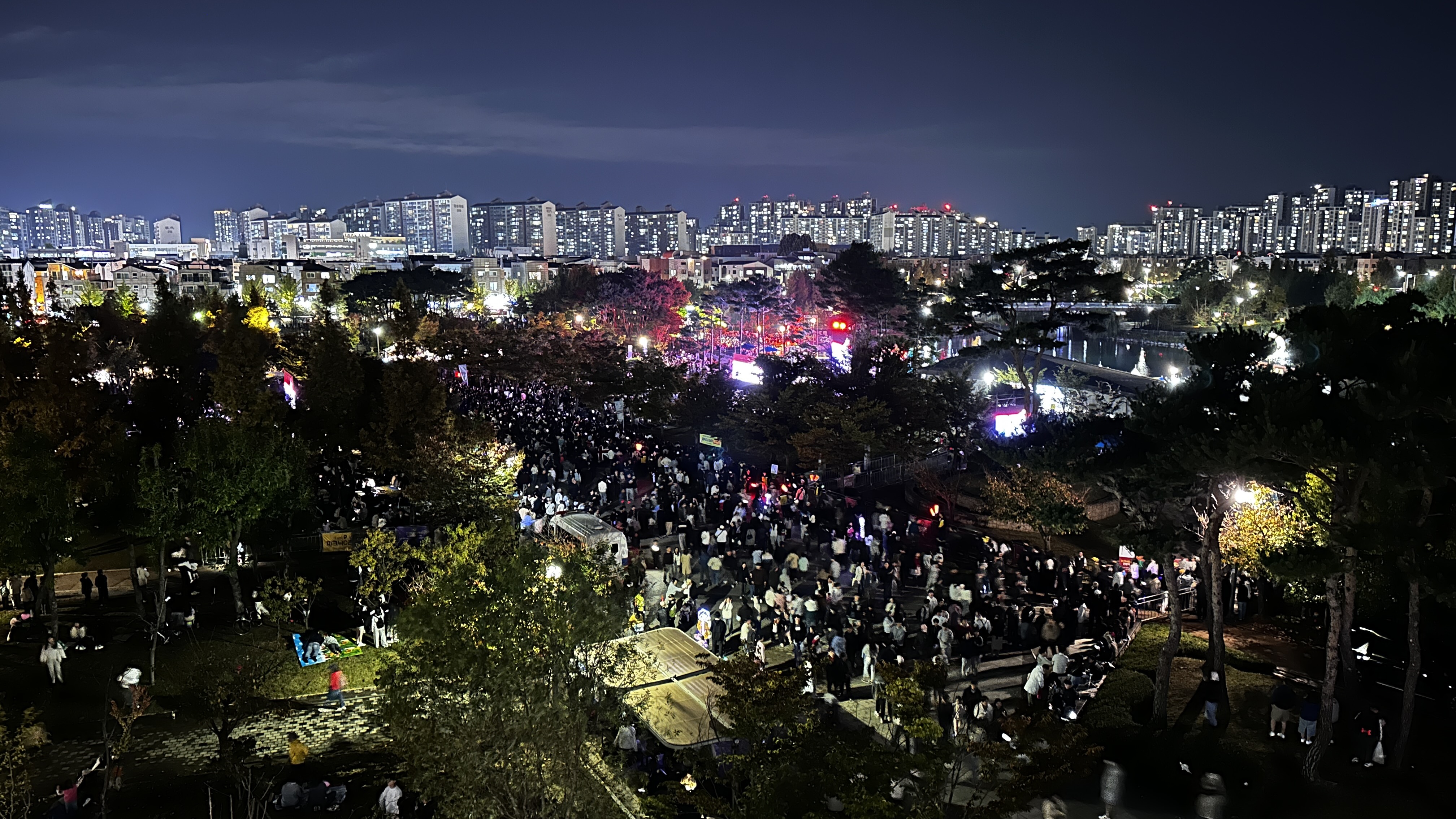 감동과 지역경제 다 잡았다…12만 인파 몰린 ‘2025 김포 라베니체 축제’ 이미지 2