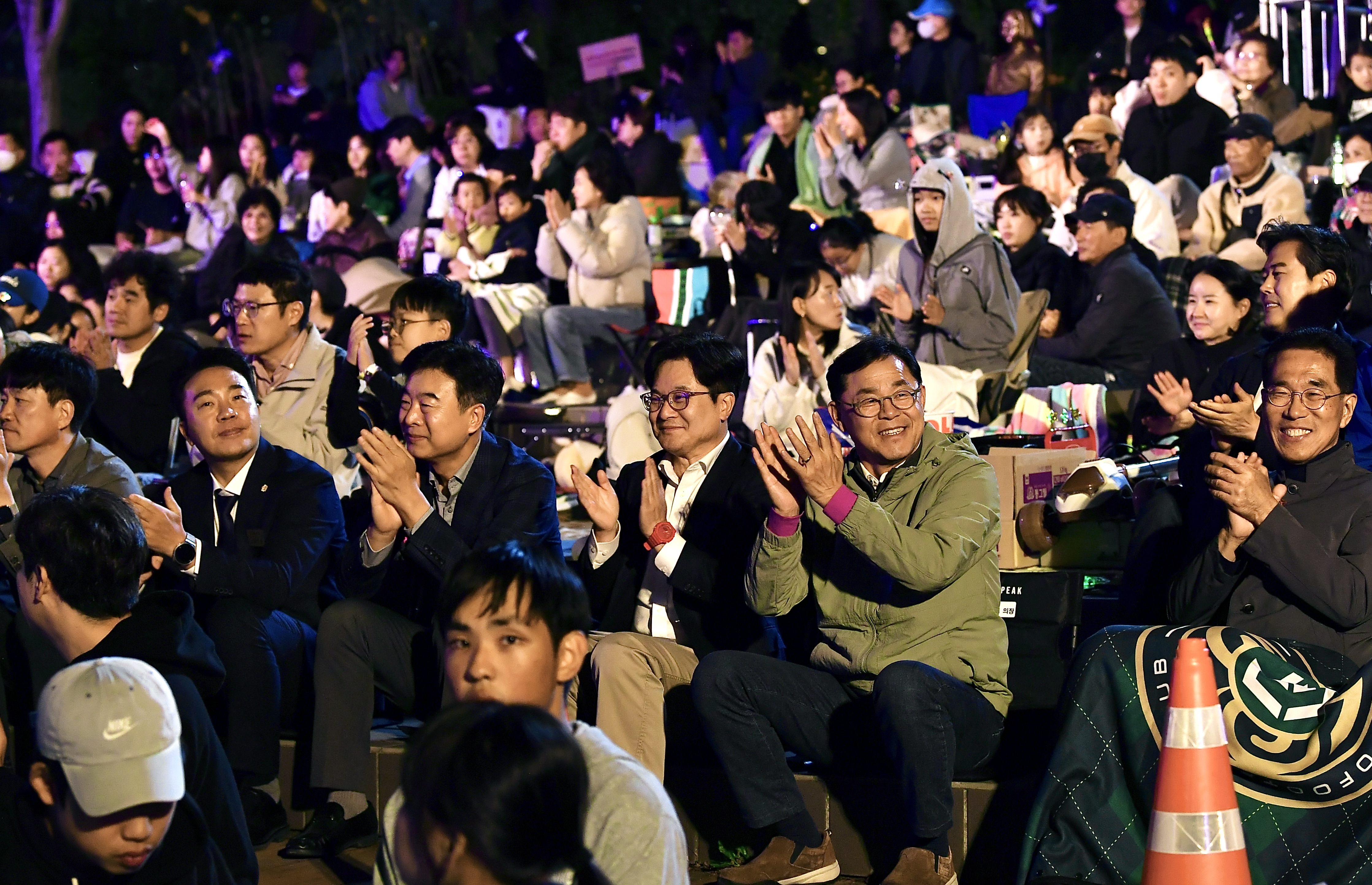 감동과 지역경제 다 잡았다…12만 인파 몰린 ‘2025 김포 라베니체 축제’ 이미지 3
